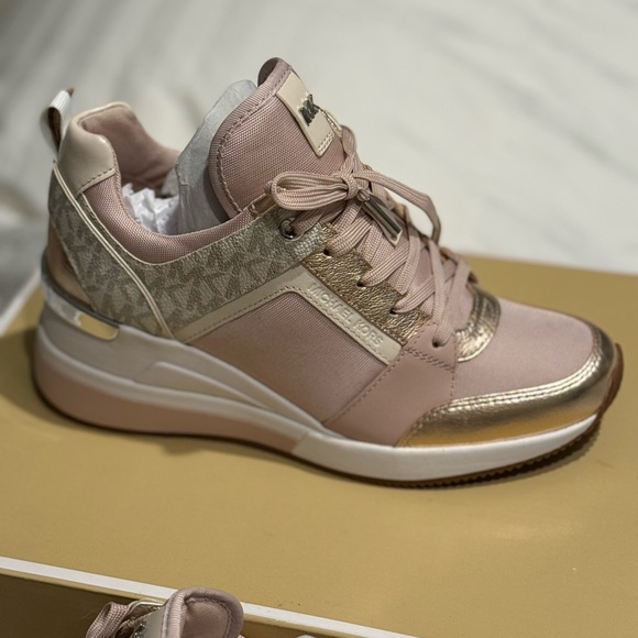 MICHAEL KORS MK Georgie Leather Logo Trainer Pink Rose Gold Women's Sneakers - Picture 3 of 16